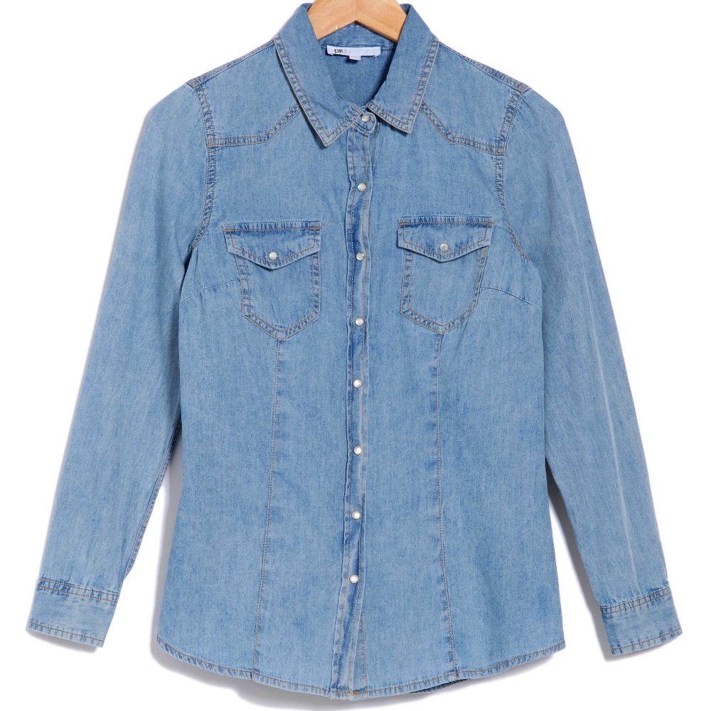 Medium to light wash button down denim shirt, M, women, NEW